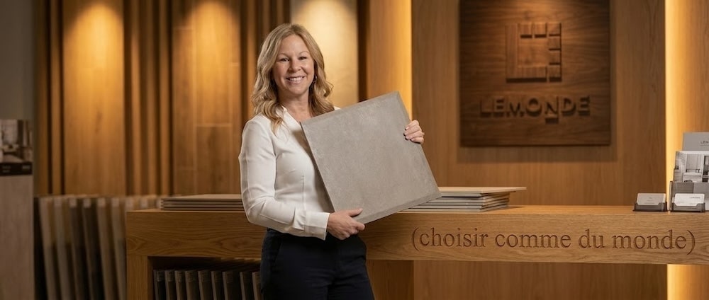 Céramique rectifiée Rive-Sud — Karine Cliche présente un grand format au showroom Lemonde Boucherville