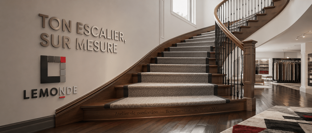 Escalier habillé d'un runner sur mesure chez Lemonde, à Boucherville sur la Rive-Sud